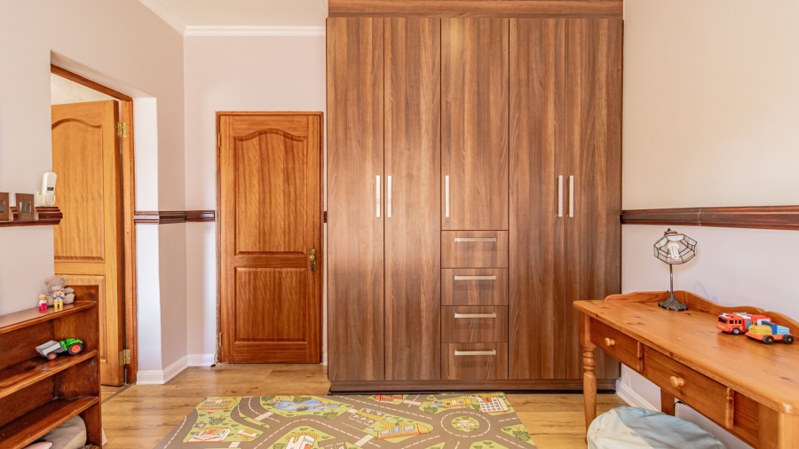 7 Bedroom Property for Sale in Cornwall Hill Gauteng