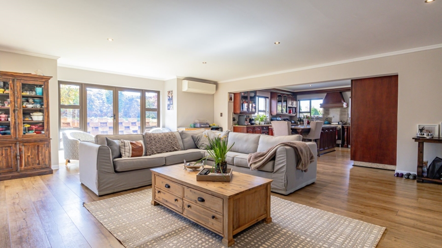 7 Bedroom Property for Sale in Cornwall Hill Gauteng