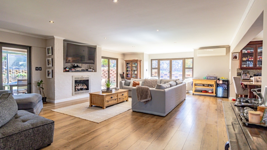 7 Bedroom Property for Sale in Cornwall Hill Gauteng
