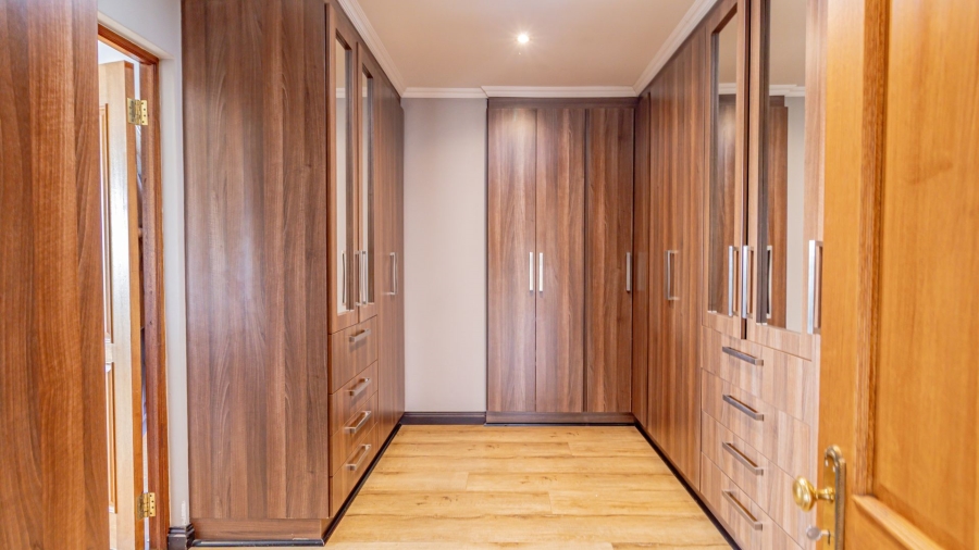 7 Bedroom Property for Sale in Cornwall Hill Gauteng