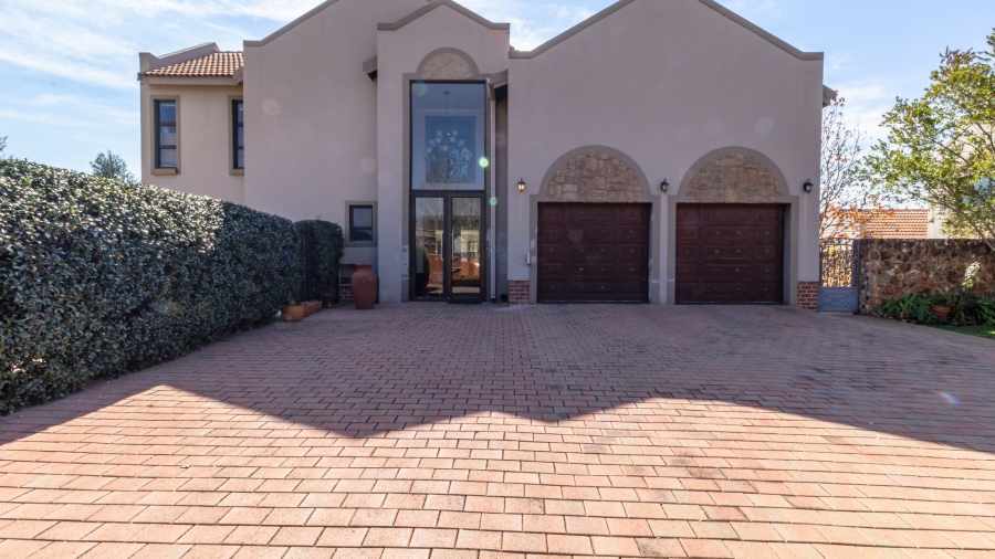 7 Bedroom Property for Sale in Cornwall Hill Gauteng