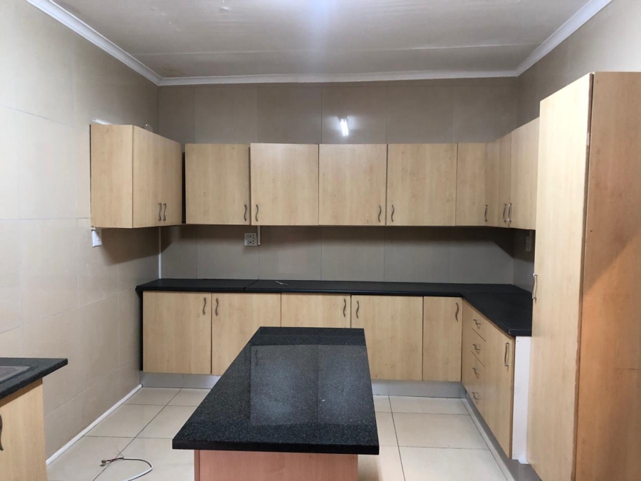To Let 2 Bedroom Property for Rent in Laudium Gauteng