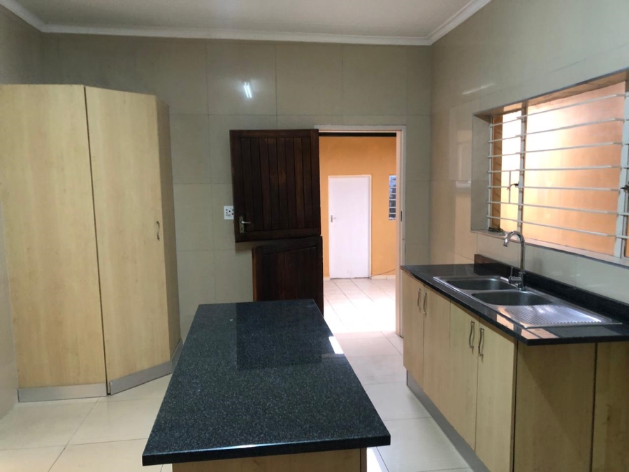 To Let 2 Bedroom Property for Rent in Laudium Gauteng