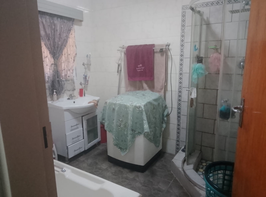 3 Bedroom Property for Sale in Casseldale Gauteng