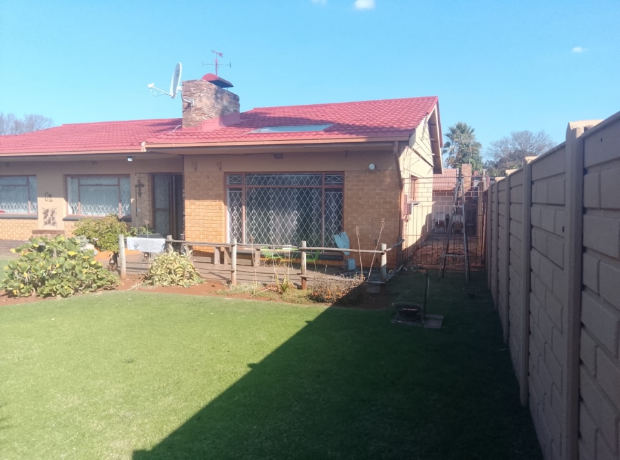 3 Bedroom Property for Sale in Casseldale Gauteng