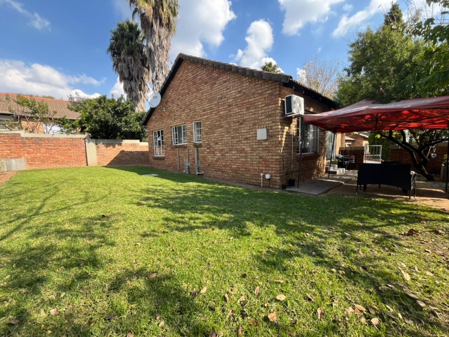 To Let 2 Bedroom Property for Rent in Kyalami Hills Gauteng