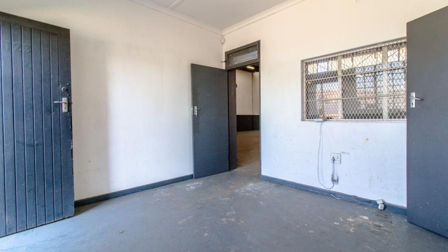 To Let Commercial Property for Rent in Booysens Gauteng
