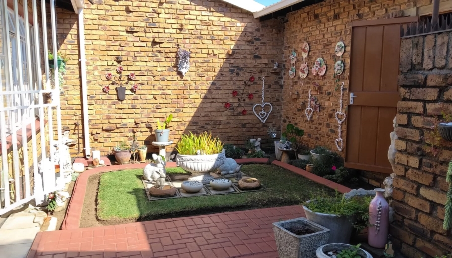 2 Bedroom Property for Sale in Krugersdorp North Gauteng