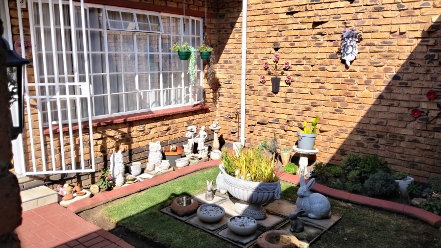 2 Bedroom Property for Sale in Krugersdorp North Gauteng