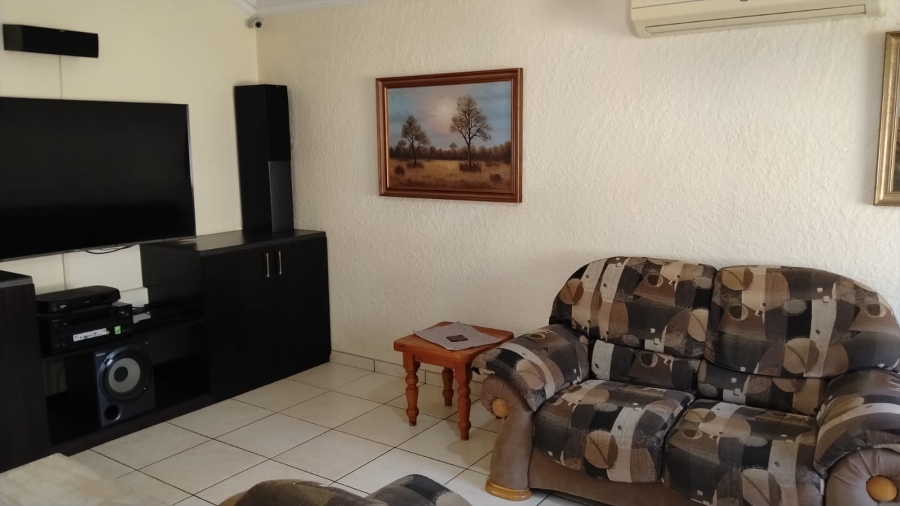 4 Bedroom Property for Sale in Rant En Dal Gauteng