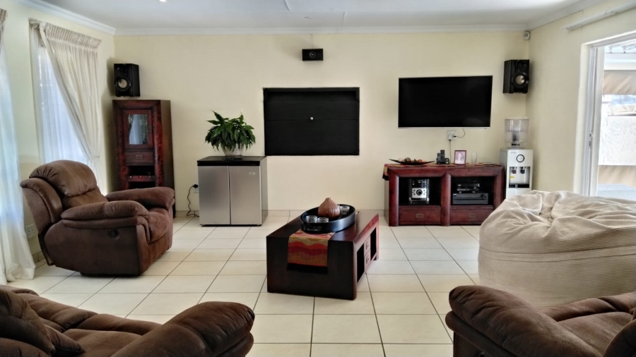 4 Bedroom Property for Sale in Rant En Dal Gauteng