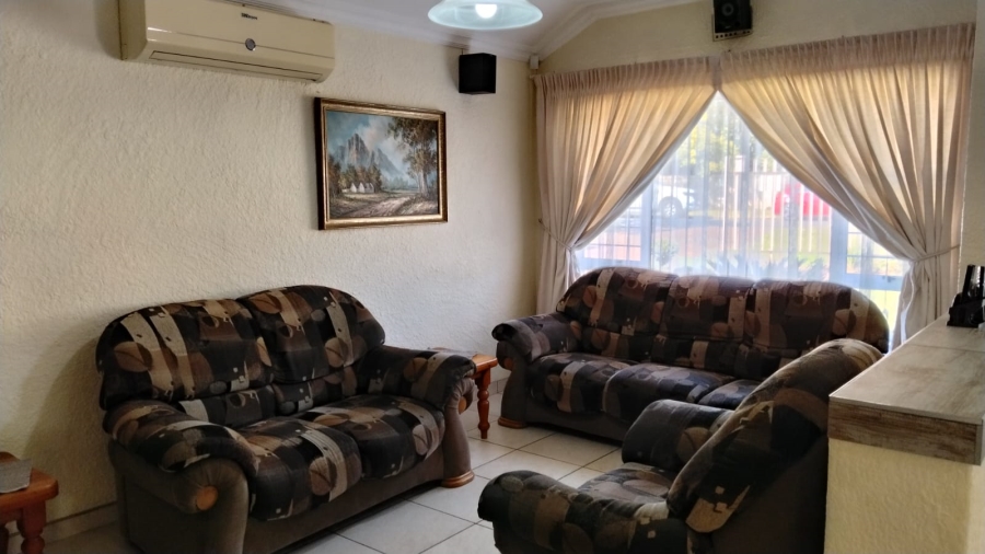 4 Bedroom Property for Sale in Rant En Dal Gauteng