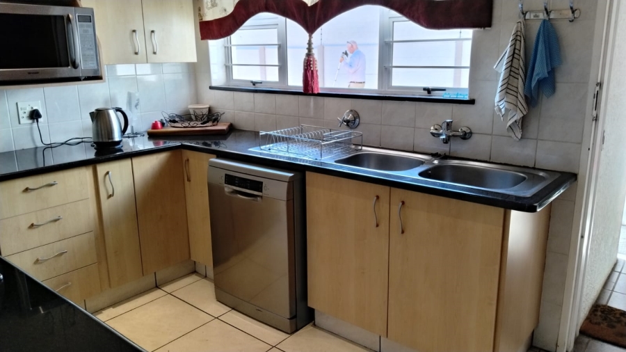 4 Bedroom Property for Sale in Rant En Dal Gauteng