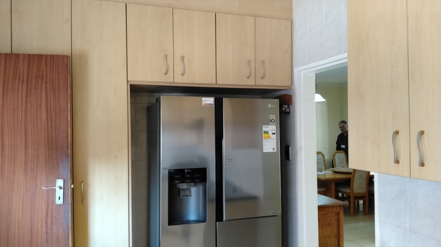 4 Bedroom Property for Sale in Rant En Dal Gauteng