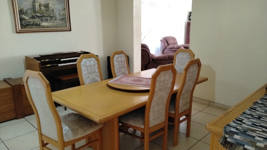 4 Bedroom Property for Sale in Rant En Dal Gauteng