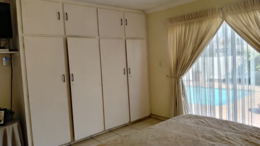 4 Bedroom Property for Sale in Rant En Dal Gauteng