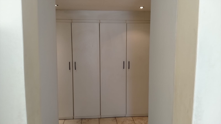 4 Bedroom Property for Sale in Rant En Dal Gauteng