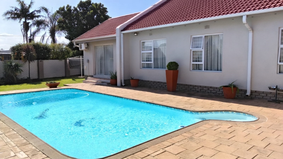 4 Bedroom Property for Sale in Rant En Dal Gauteng