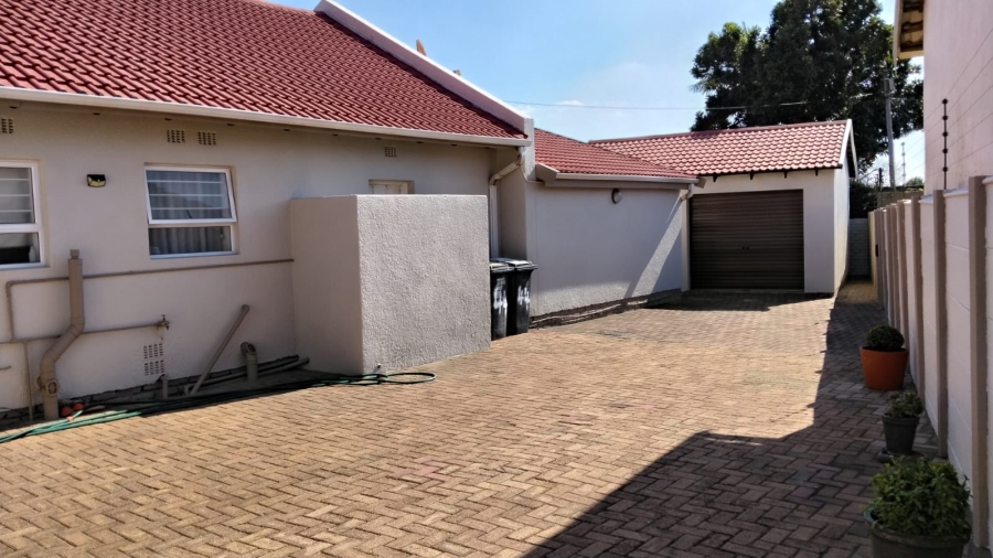 4 Bedroom Property for Sale in Rant En Dal Gauteng