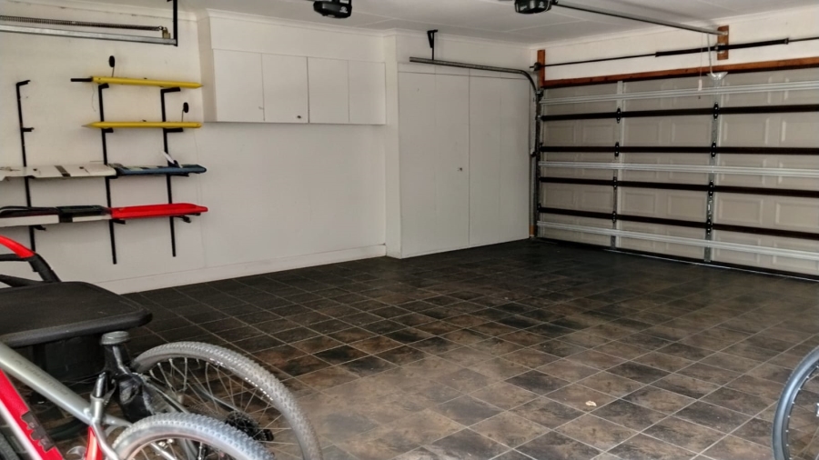 4 Bedroom Property for Sale in Rant En Dal Gauteng