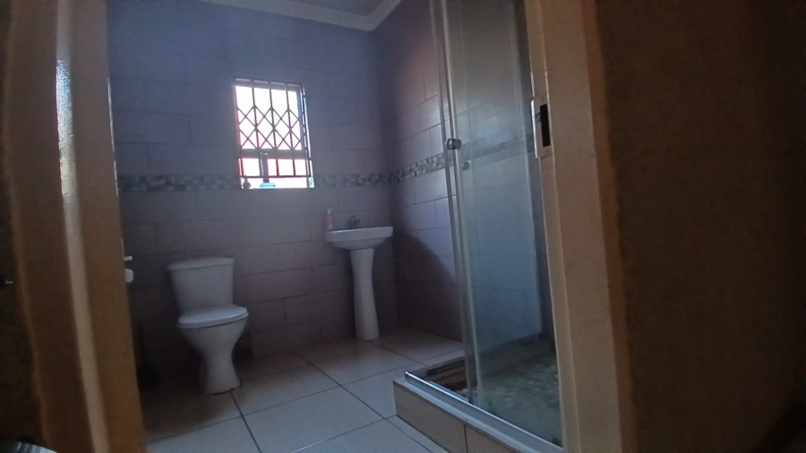 3 Bedroom Property for Sale in Simunye Gauteng