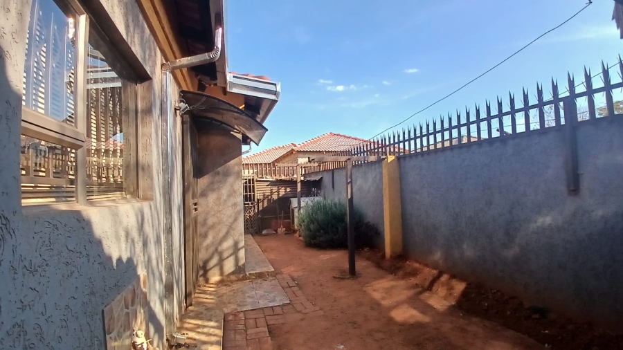 3 Bedroom Property for Sale in Simunye Gauteng