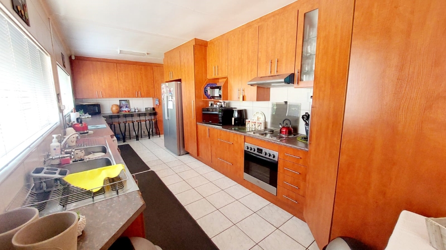3 Bedroom Property for Sale in Greenhills Gauteng