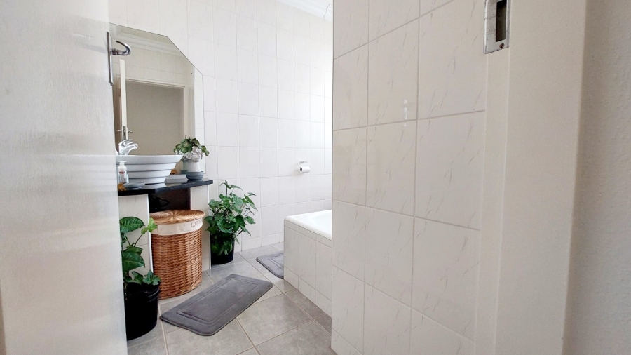 3 Bedroom Property for Sale in Greenhills Gauteng
