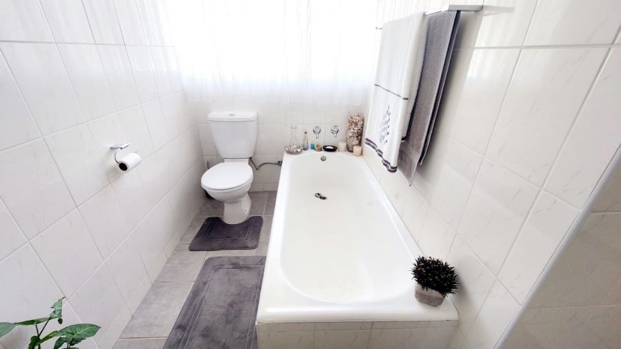 3 Bedroom Property for Sale in Greenhills Gauteng