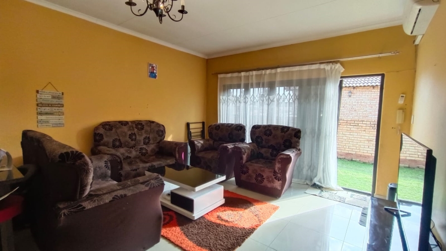 2 Bedroom Property for Sale in Robinpark Gauteng