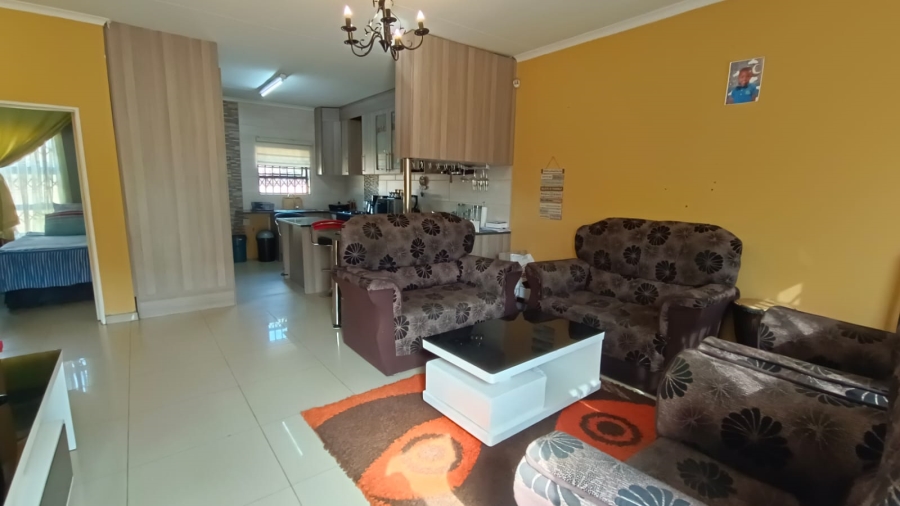 2 Bedroom Property for Sale in Robinpark Gauteng