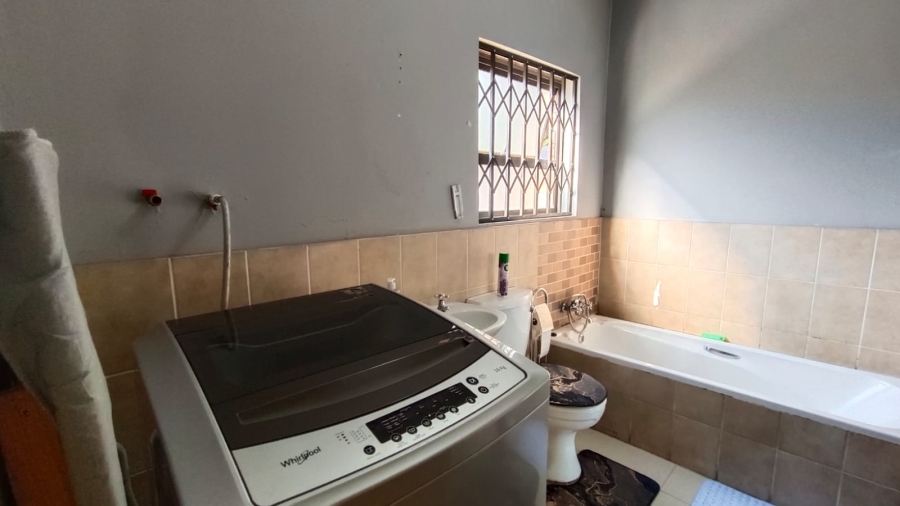 2 Bedroom Property for Sale in Robinpark Gauteng