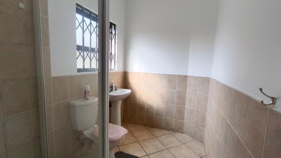 2 Bedroom Property for Sale in Robinpark Gauteng