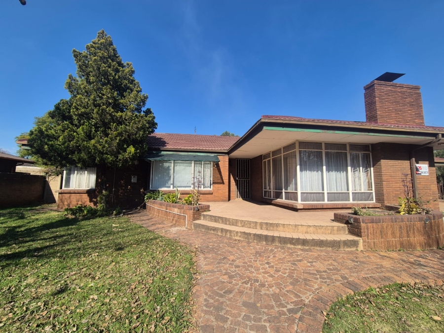 4 Bedroom Property for Sale in Vanderbijlpark CW 5 Gauteng