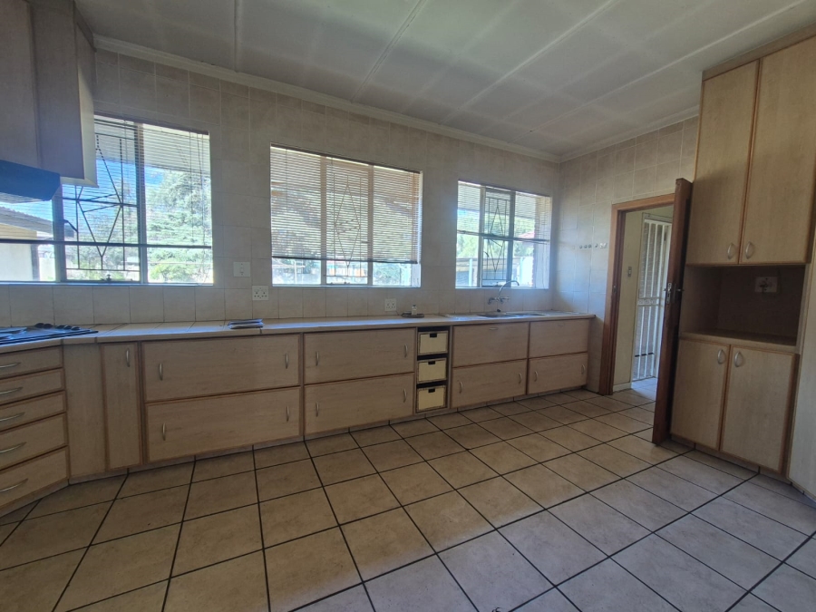4 Bedroom Property for Sale in Vanderbijlpark CW 5 Gauteng
