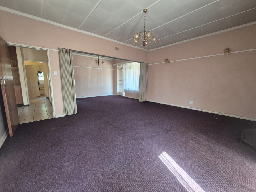 4 Bedroom Property for Sale in Vanderbijlpark CW 5 Gauteng