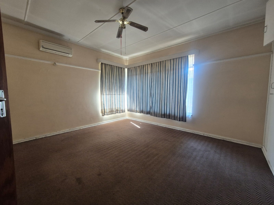 4 Bedroom Property for Sale in Vanderbijlpark CW 5 Gauteng