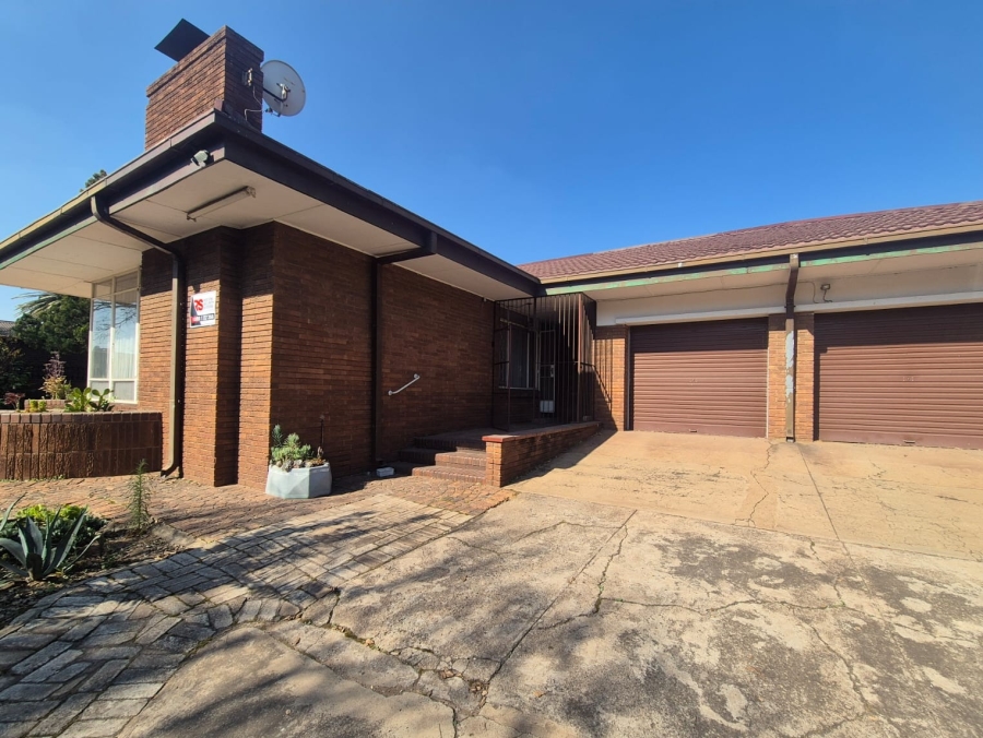 4 Bedroom Property for Sale in Vanderbijlpark CW 5 Gauteng