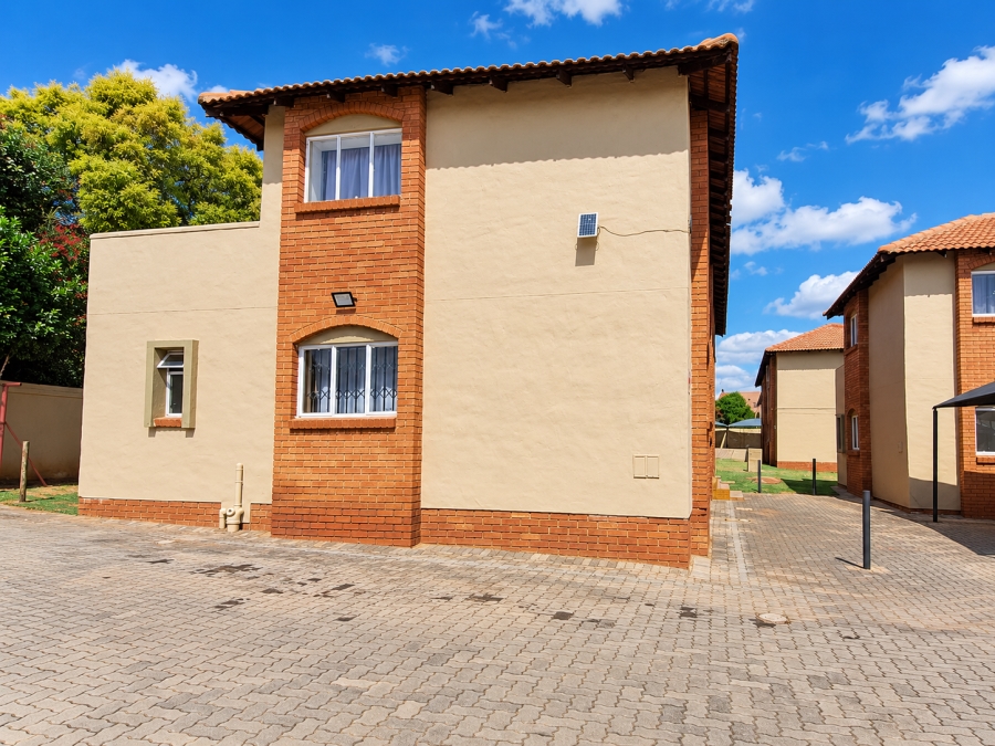 3 Bedroom Property for Sale in Rensburg Gauteng
