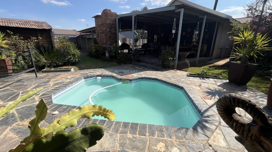 3 Bedroom Property for Sale in Mayberry Park Gauteng
