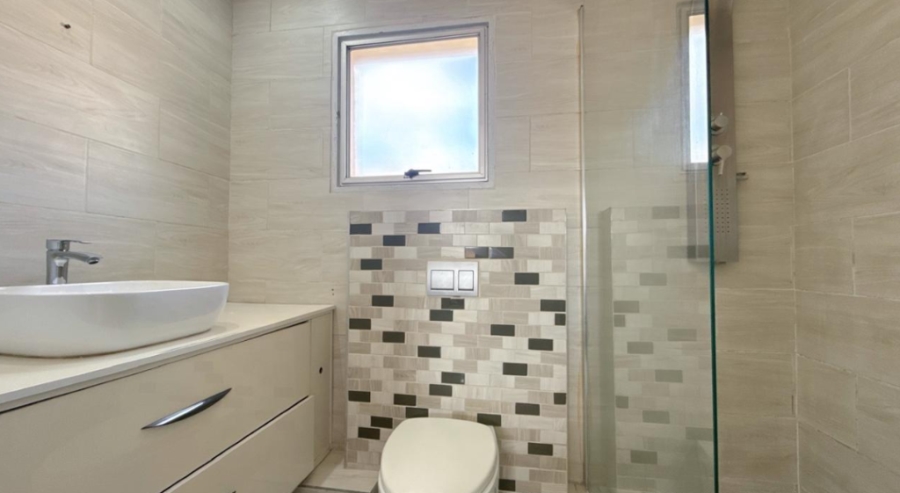 2 Bedroom Property for Sale in Glenanda Gauteng