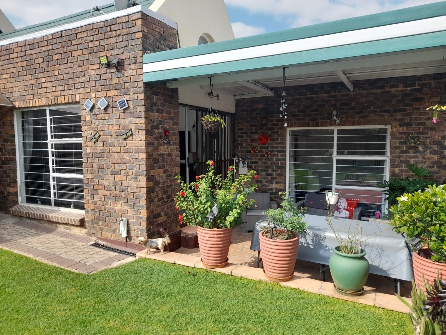 2 Bedroom Property for Sale in Oakdene Gauteng