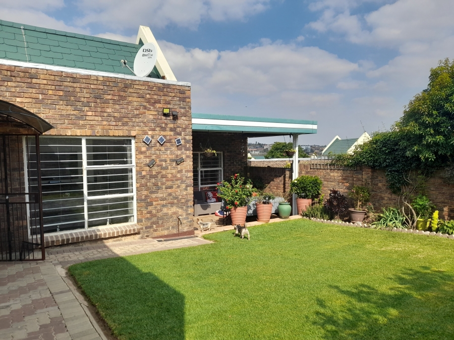 2 Bedroom Property for Sale in Oakdene Gauteng