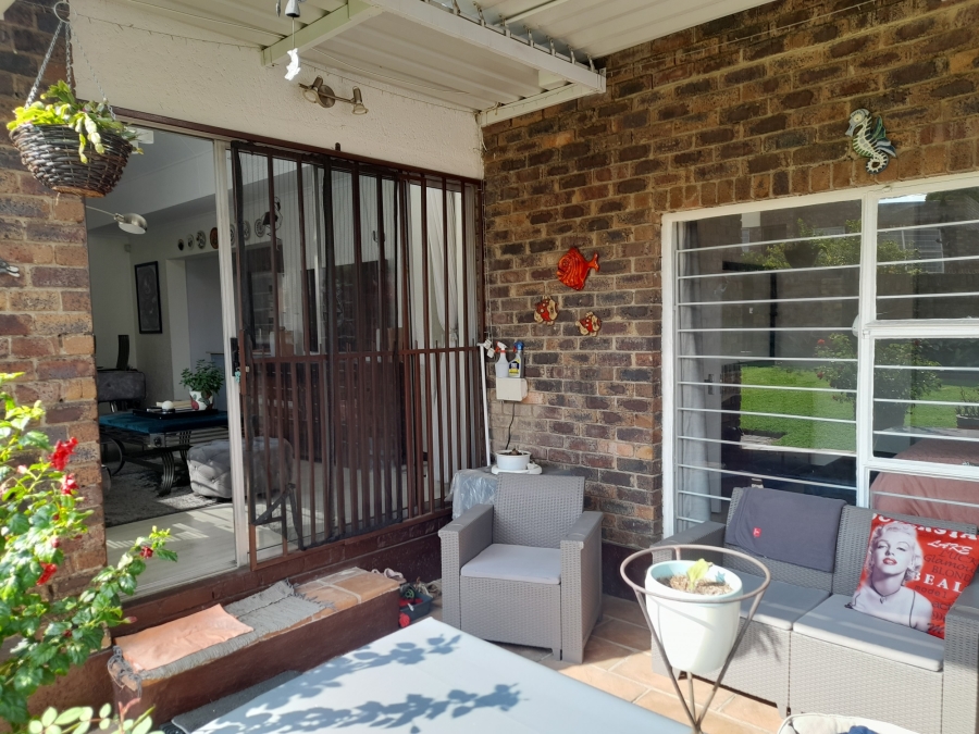 2 Bedroom Property for Sale in Oakdene Gauteng