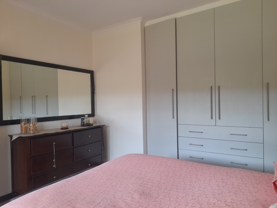2 Bedroom Property for Sale in Oakdene Gauteng