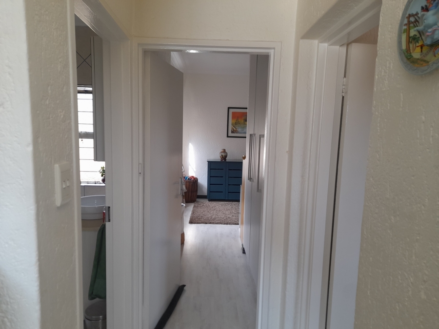 2 Bedroom Property for Sale in Oakdene Gauteng