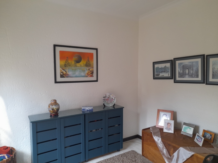 2 Bedroom Property for Sale in Oakdene Gauteng