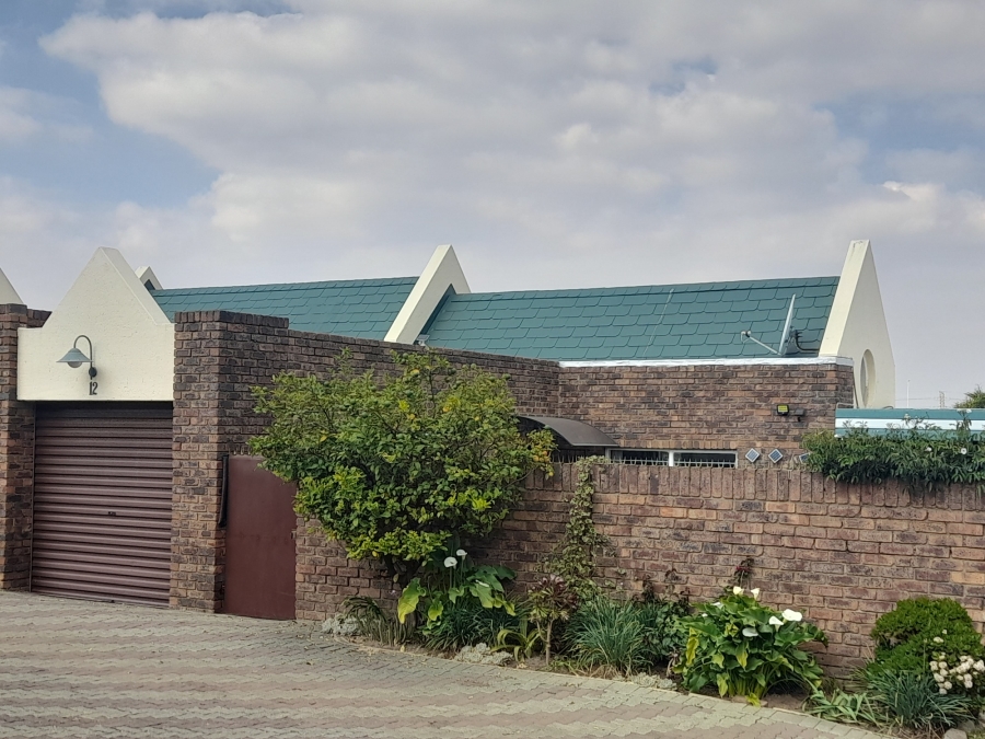 2 Bedroom Property for Sale in Oakdene Gauteng