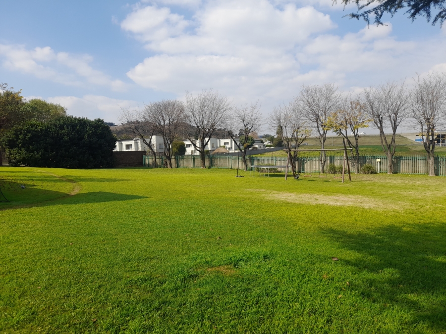 2 Bedroom Property for Sale in Oakdene Gauteng