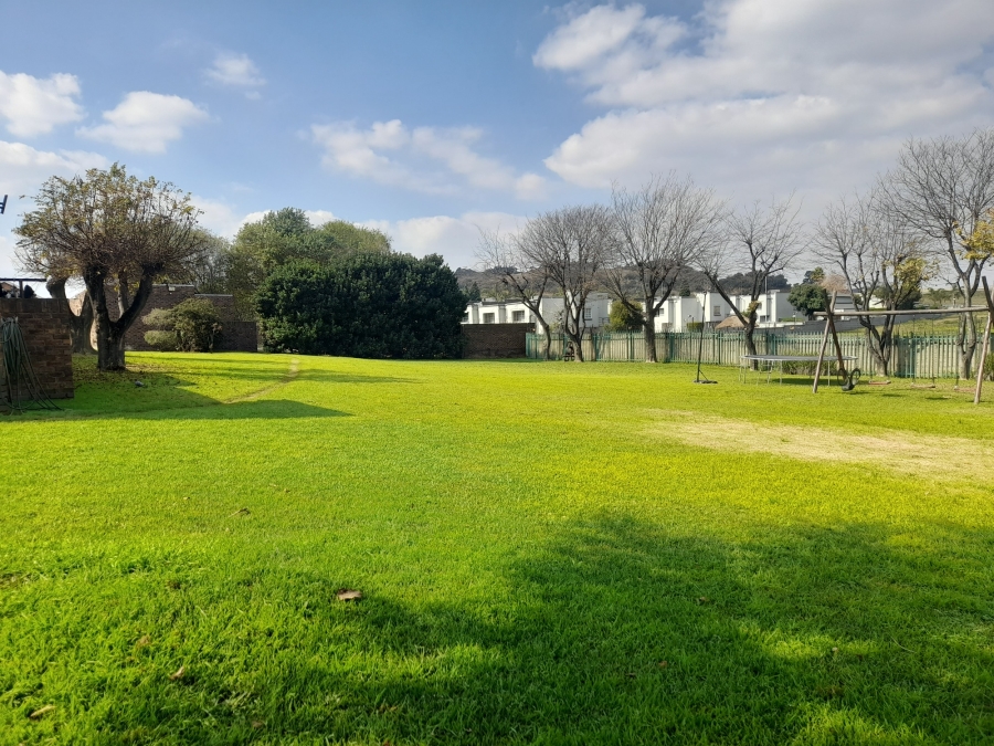 2 Bedroom Property for Sale in Oakdene Gauteng